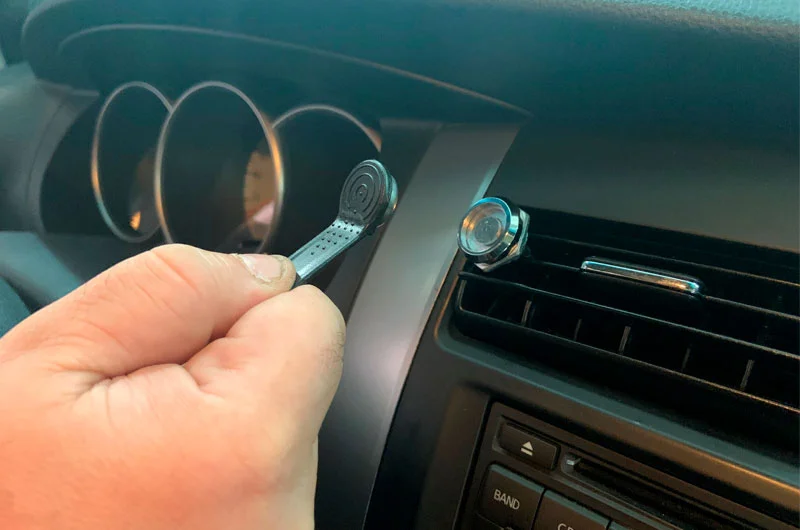 Sistema de identificação de motorista da Cellblock para maior segurança veicular e controle de condutores em frotas logísticas.